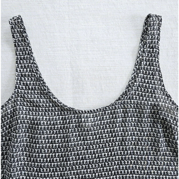 Old Navy Tank Top Womens M Lightweight Semi Sheer Black White Aztec Print Boho - Picture 4 of 11
